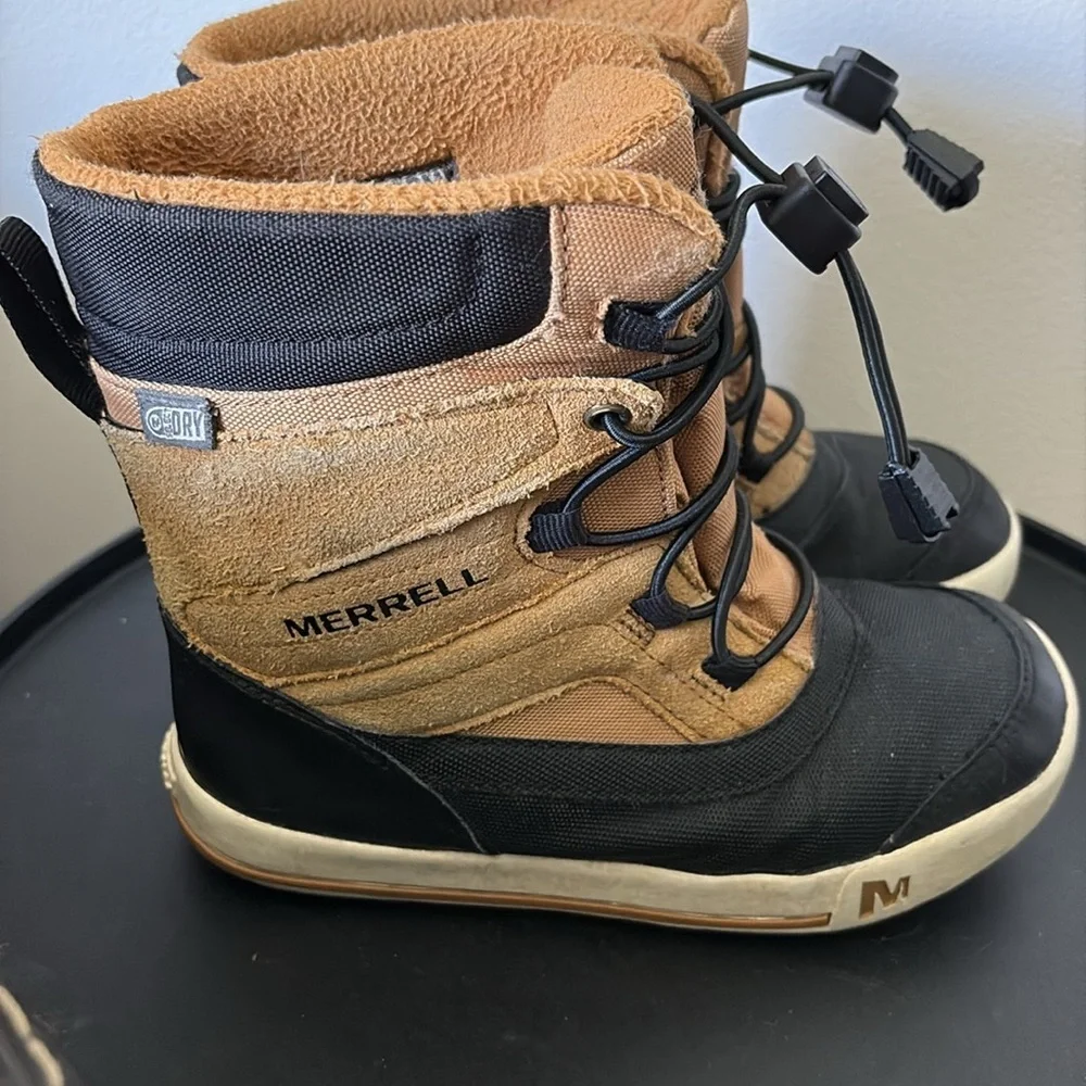 Merrell Kids' Black and Tan Winter Boots size 13